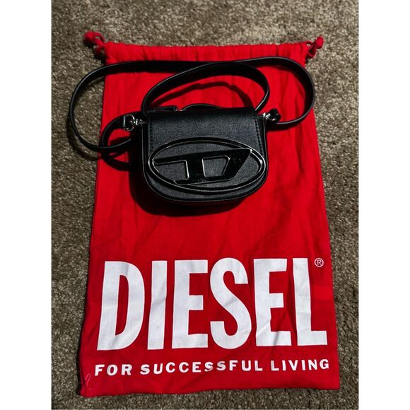 Diesel Women's Black Iconic Mini Leather Crossbody Bag With D Logo NWOT - Picture 1 of 5